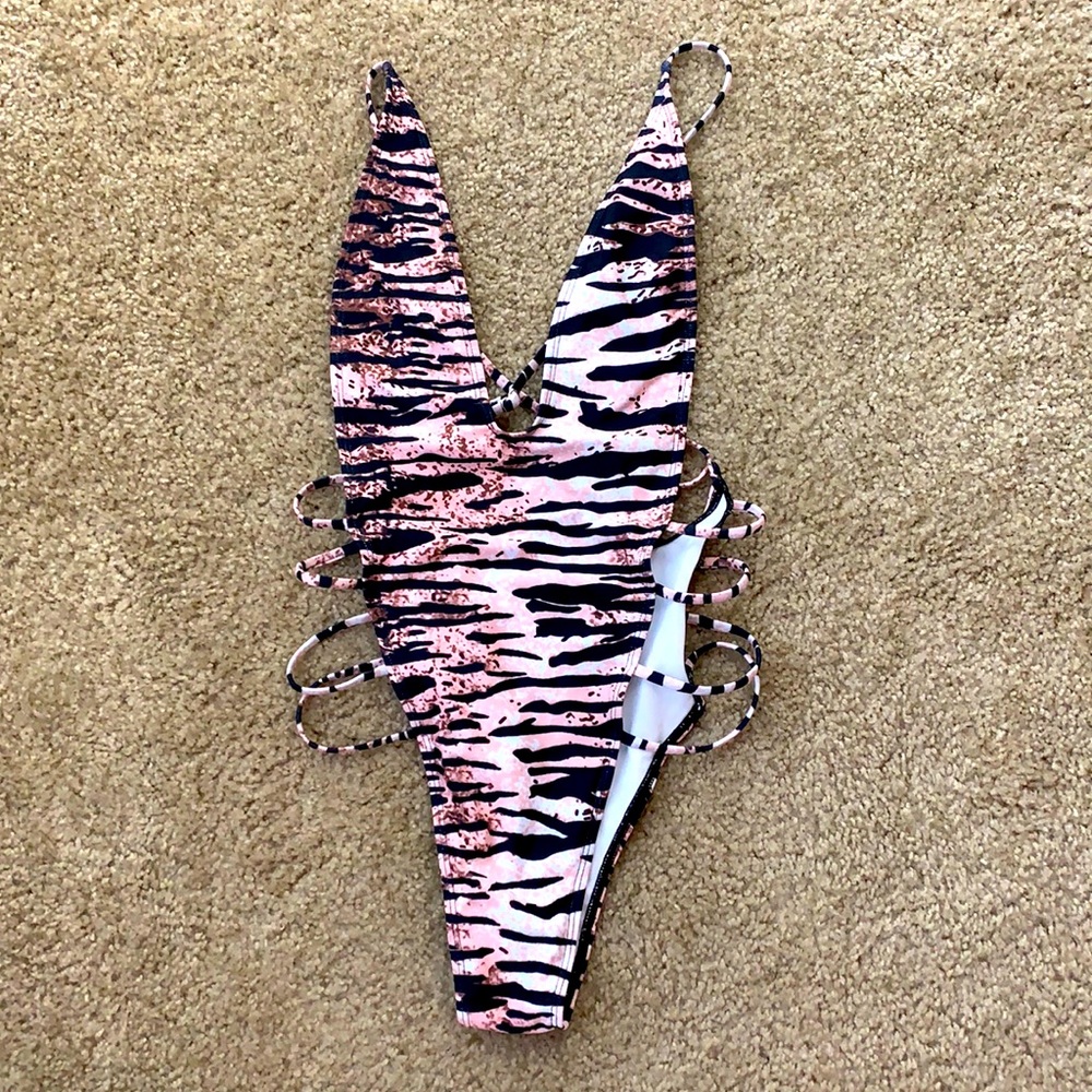 NWOT Tiger Print Swimsuit